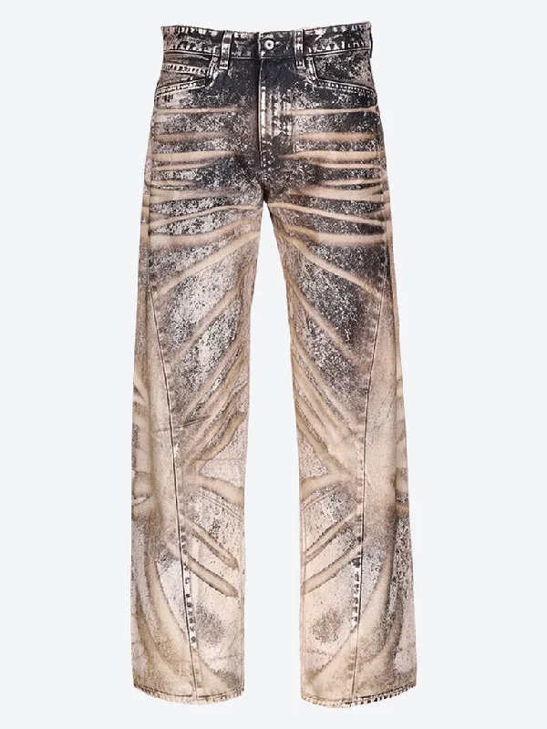 Celebrity Style Saggy jeans