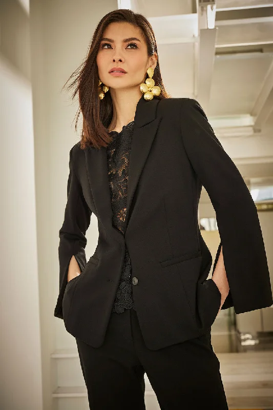 Comfortable Lifestyle Compact Knit Two Button Lapel Blazer