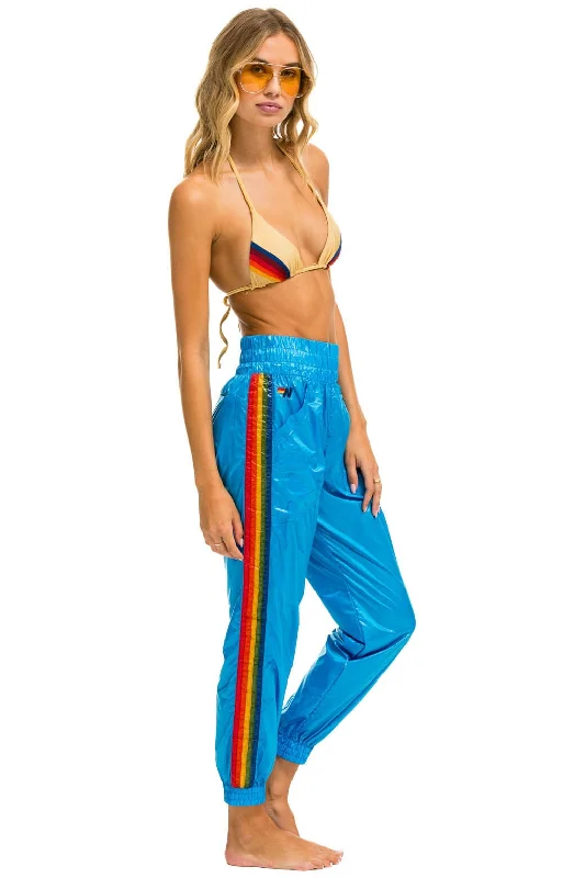 Comfort Fit 5 STRIPE HI RISE WIND PANT - DRESDEN