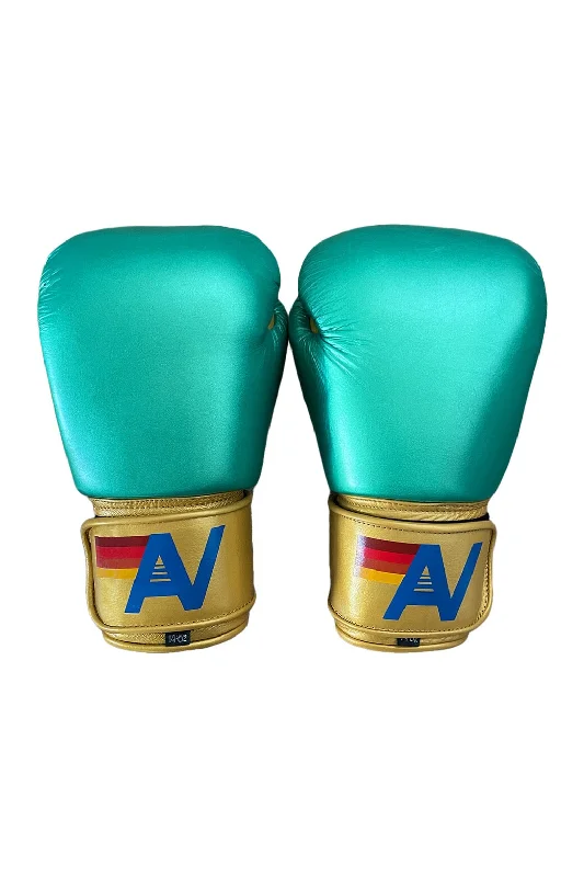 Mid-length Style BOXING GLOVES - GREEN // GOLD