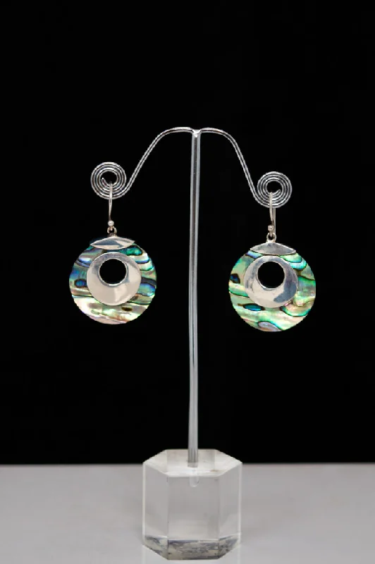 Dressing Tips Round Shell Earrings - 0014