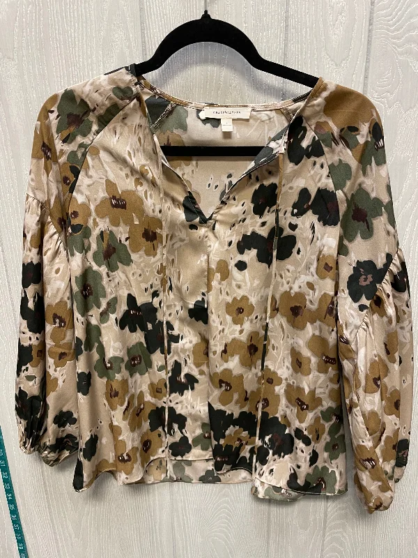Elegant Fit Top Long Sleeve By Grade and Gather  In Floral Print, Size: S