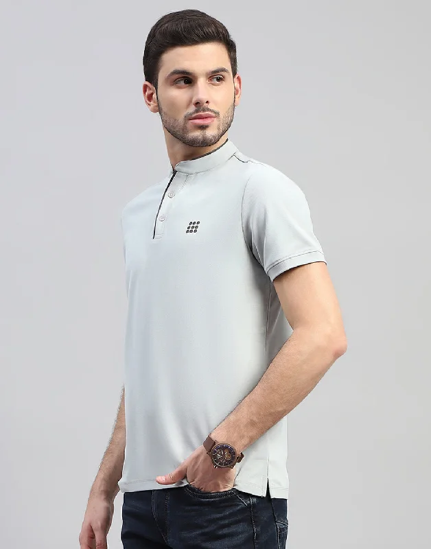 Age-reducing Style Men Grey Solid Mandarin Neck Half Sleeve T-Shirt