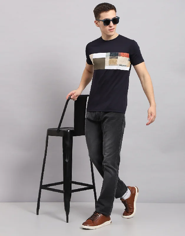 Trendy Items Men Black Printed Round Neck Half Sleeve T-Shirt