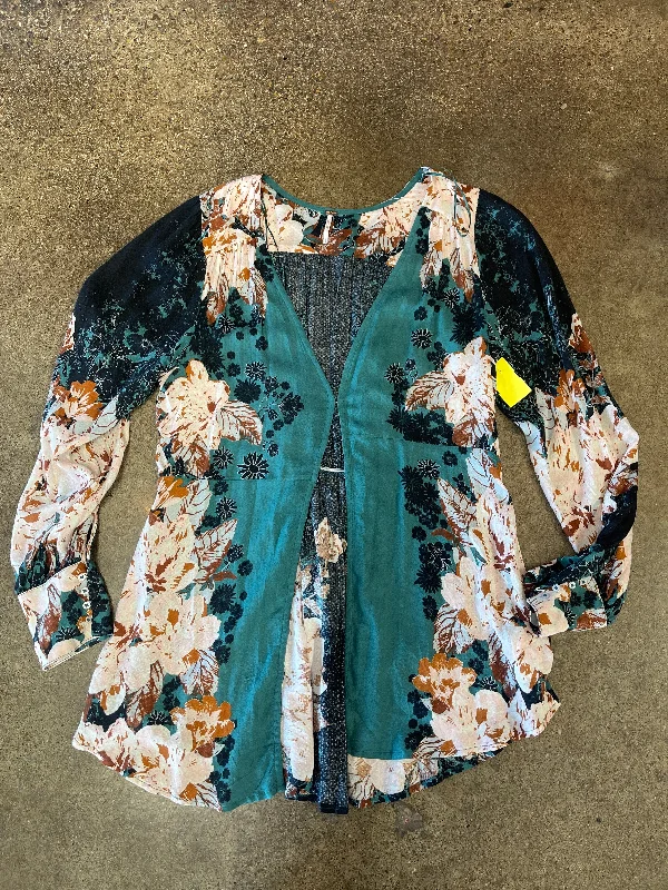 Comfortable And Versatile Top Long Sleeve By Free People In Green, Size: L
