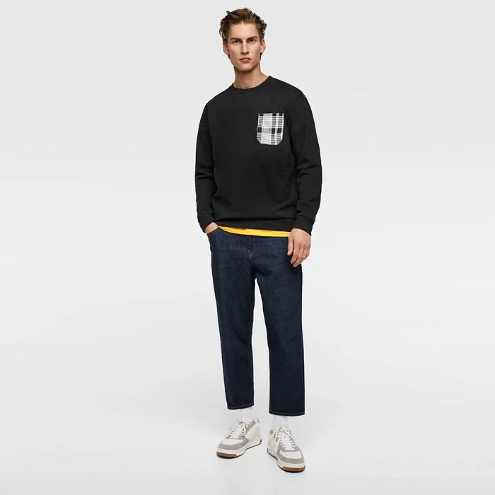 Relaxed Tops ZR Man Black Sweatshirt With Matching Pocket