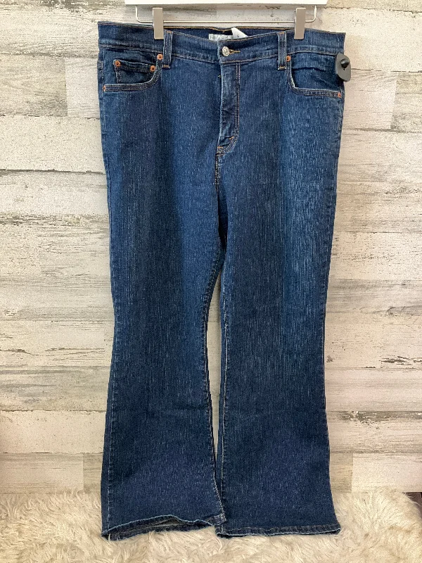 Versatile Casuals Jeans Flared By Levis In Blue Denim, Size: 16