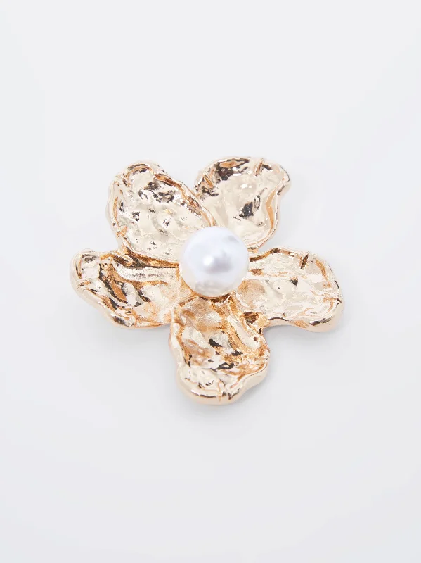 Elegant And Casual Faux Pearl Detail Flower Brooch