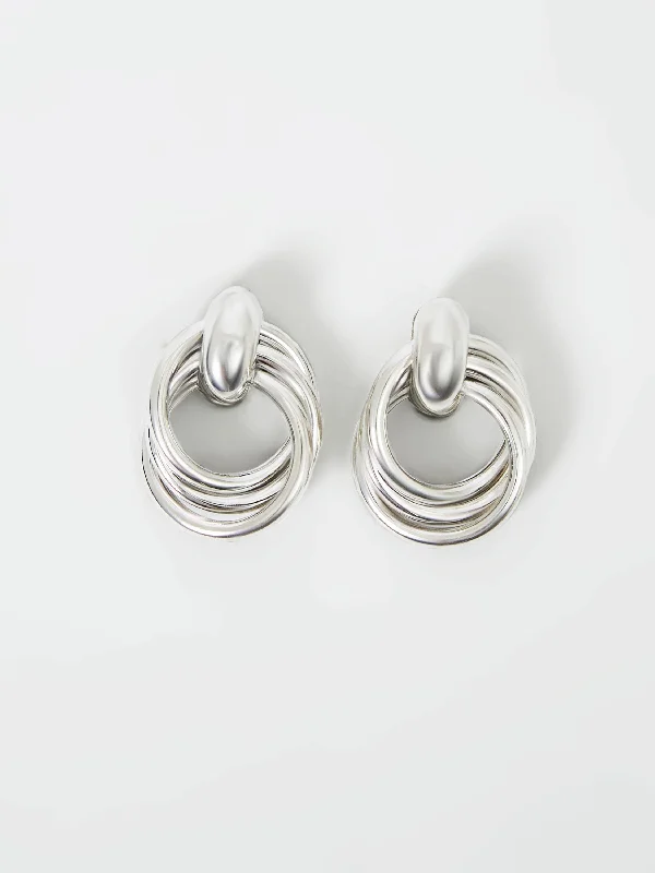 Elegant And Simple Interlocking Metal Knot Earrings