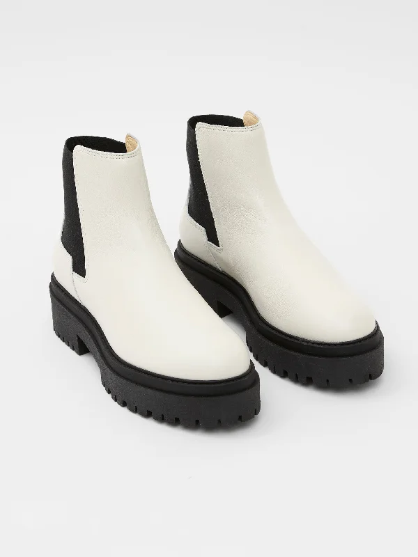 Breathable Comfort Olana Chelsea Boots