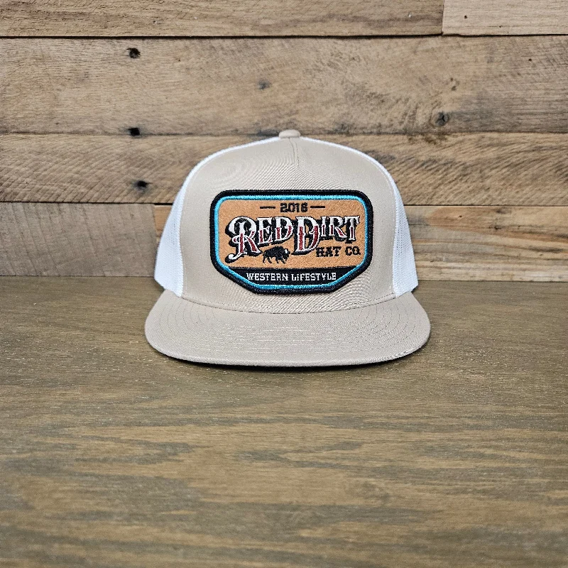Effortless Wear Red Dirt Hat Co. "The Lifestyle" Hat in Khaki/White