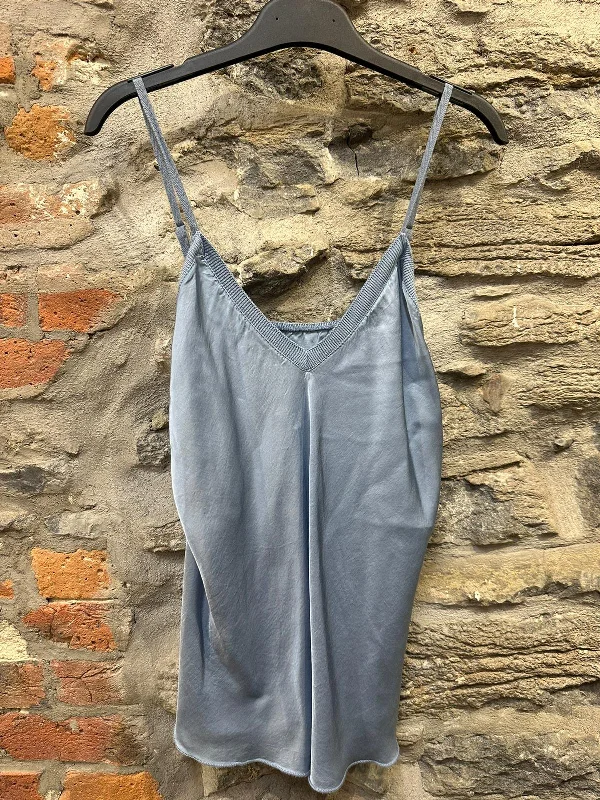 Leisure Travel WC- 23018 Top